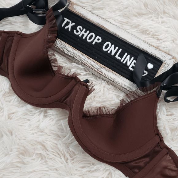 34D Victoria's Secret Rhinestones Open Quarter Cup Harness Bra NWT - Picture 3 of 9